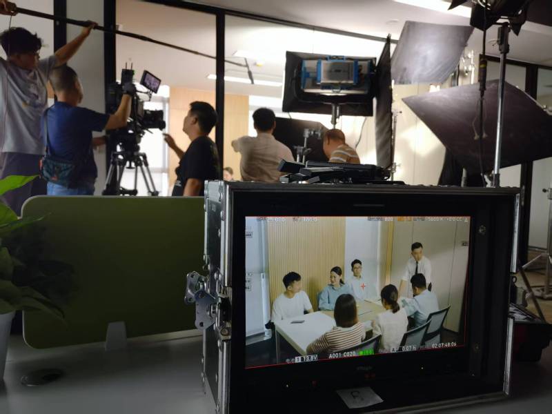惠城区TVC拍摄公司：科技产品视觉化大师，诠释未来感与功能美学
